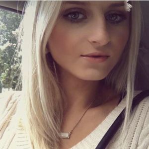 Meet your Posher, Evangelina